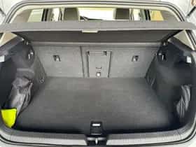 Volkswagen Golf (2022) thumbnail 22