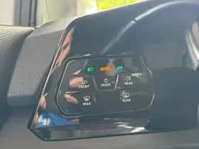 Volkswagen Golf (2022) thumbnail 24