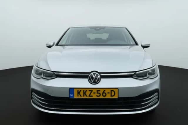 Volkswagen Golf (2022) thumbnail 4