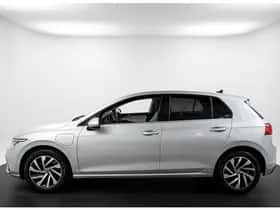 Volkswagen Golf (2022) thumbnail 4