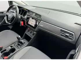 Volkswagen Touran (2018) thumbnail 15