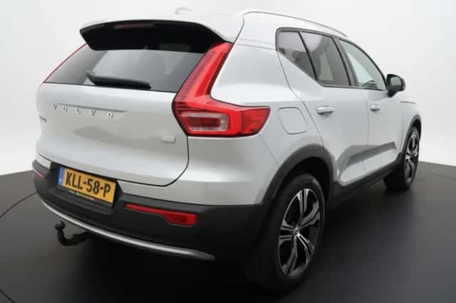 Volvo XC40 (2021) thumbnail 3