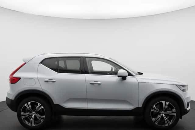 Volvo XC40 (2021) thumbnail 4