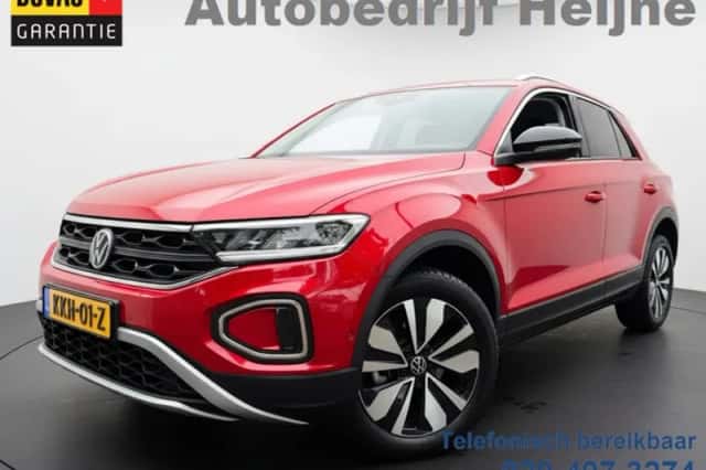 Volkswagen T-Roc (2024) thumbnail 1