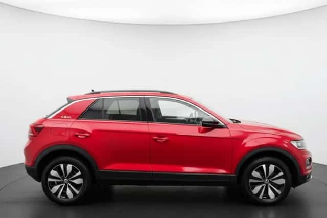 Volkswagen T-Roc (2024) thumbnail 4