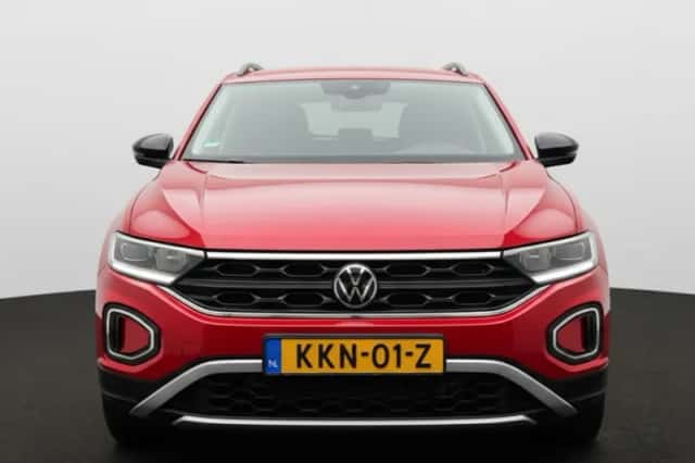 Volkswagen T-Roc (2024) thumbnail 5