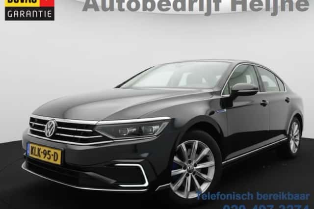 Volkswagen Passat (2021) thumbnail 1