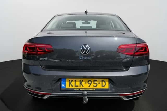 Volkswagen Passat (2021) thumbnail 6