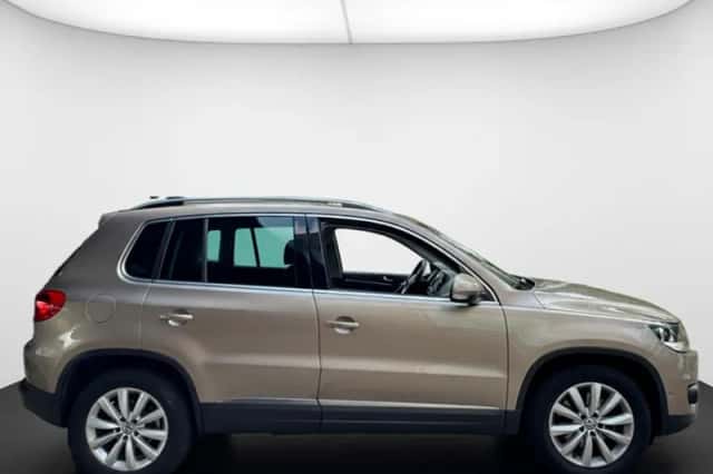 Volkswagen Tiguan (2015) thumbnail 4