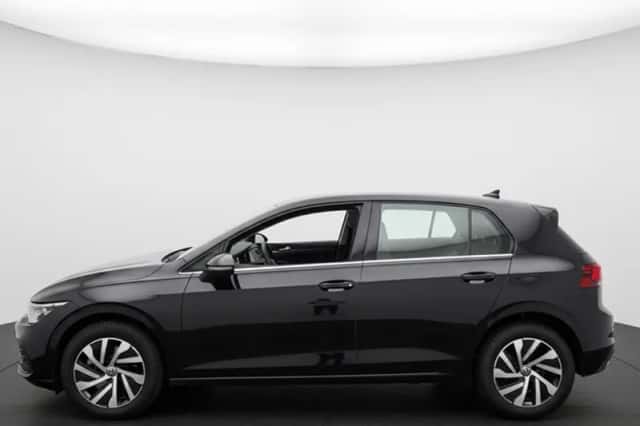 Volkswagen Golf (2023) thumbnail 6