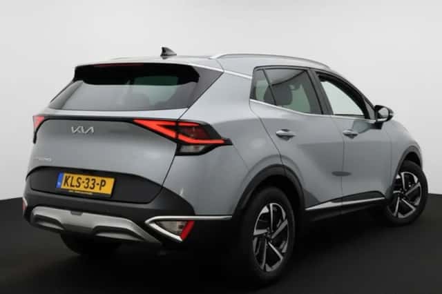 Kia Sportage (2022) thumbnail 3