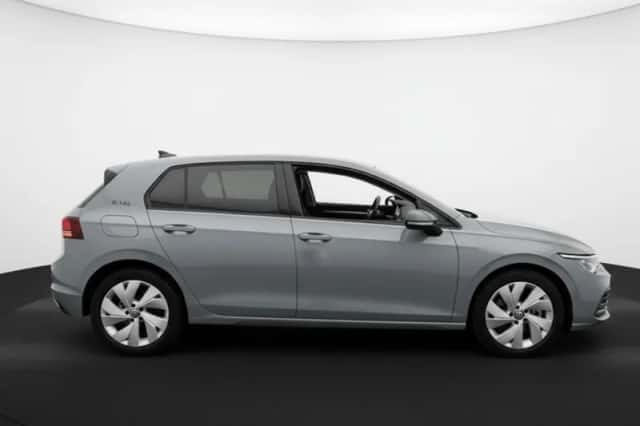 Volkswagen Golf (2025) thumbnail 4