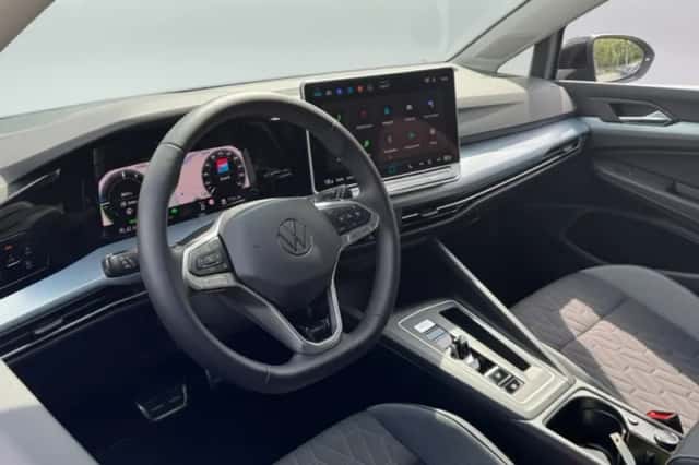 Volkswagen Golf (2025) thumbnail 6