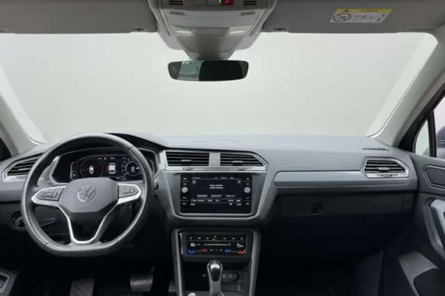 Volkswagen Tiguan (2021) thumbnail 2