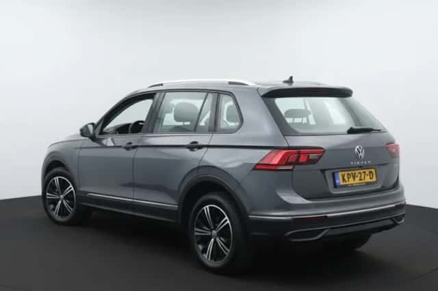 Volkswagen Tiguan (2021) thumbnail 4
