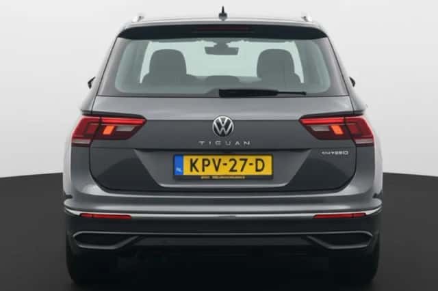 Volkswagen Tiguan (2021) thumbnail 5