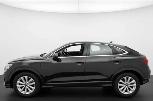 Audi Q3 (2022) thumbnail 5