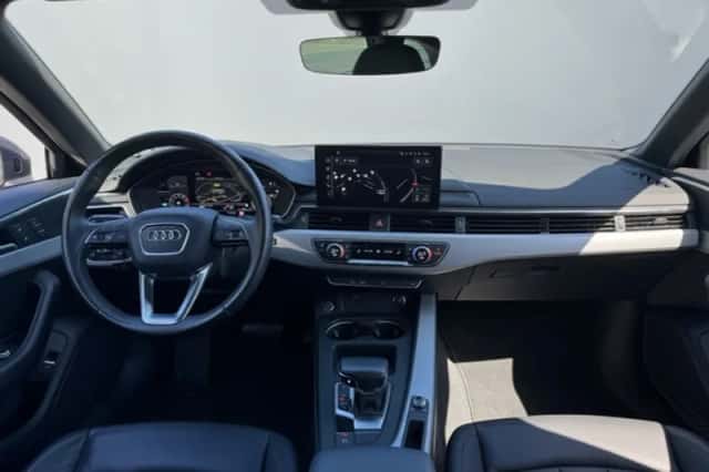 Audi A4 (2023) thumbnail 2