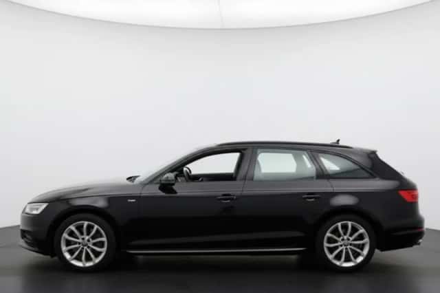 Audi A4 (2023) thumbnail 5