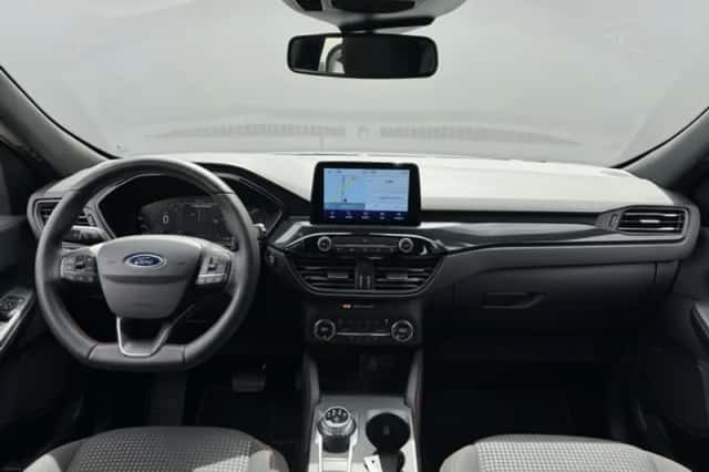 Ford Kuga (2022) thumbnail 2
