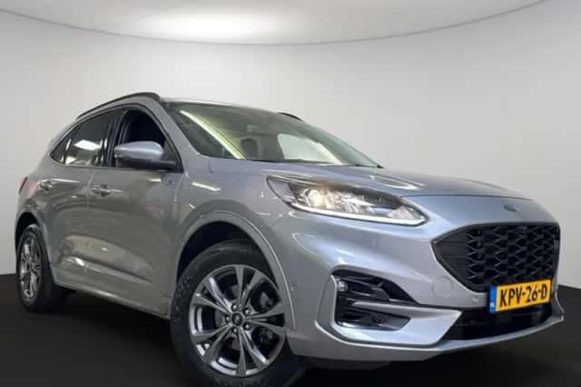 Ford Kuga (2022) thumbnail 3