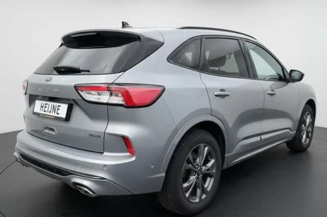 Ford Kuga (2022) thumbnail 3
