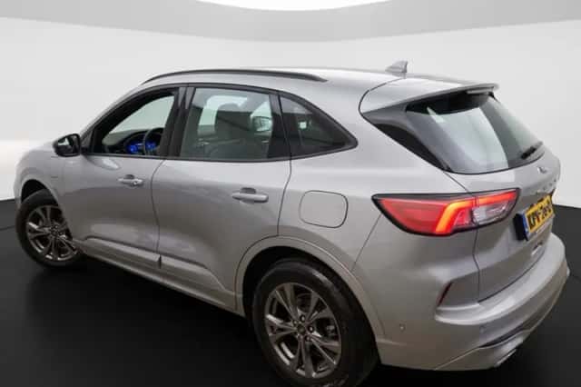 Ford Kuga (2022) thumbnail 4