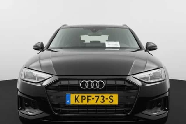Audi A4 (2023) thumbnail 2