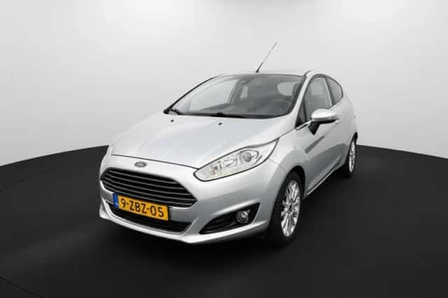 Ford Fiesta (2014) thumbnail 2