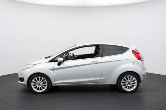 Ford Fiesta (2014) thumbnail 3