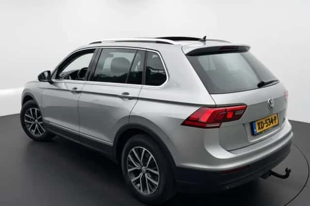 Volkswagen Tiguan (2019) thumbnail 4