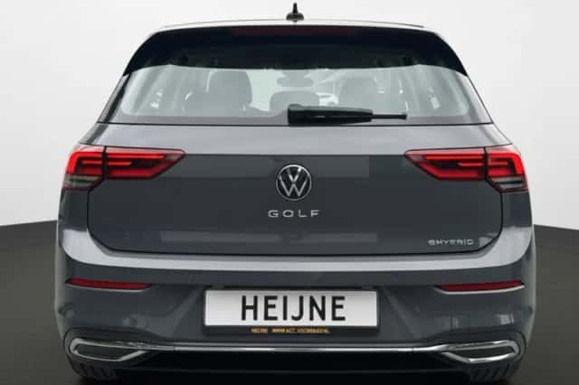Volkswagen Golf (2021) thumbnail 5
