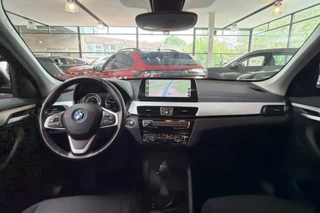 BMW X1 (2022) thumbnail 3