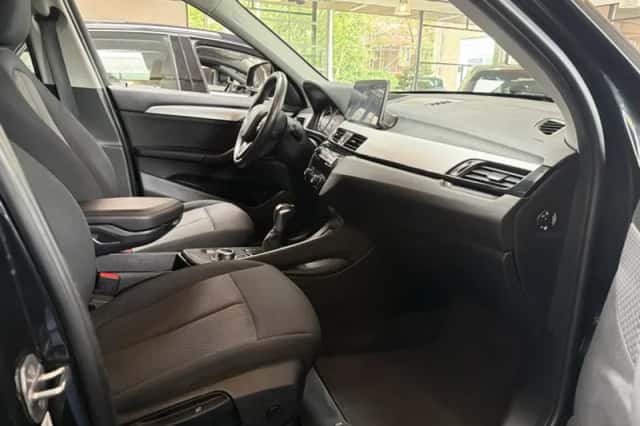 BMW X1 (2022) thumbnail 6