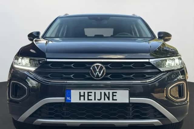 Volkswagen T-Roc (2025) thumbnail 2