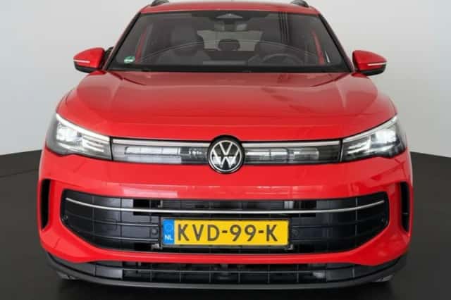 Volkswagen Tiguan (2025) thumbnail 3