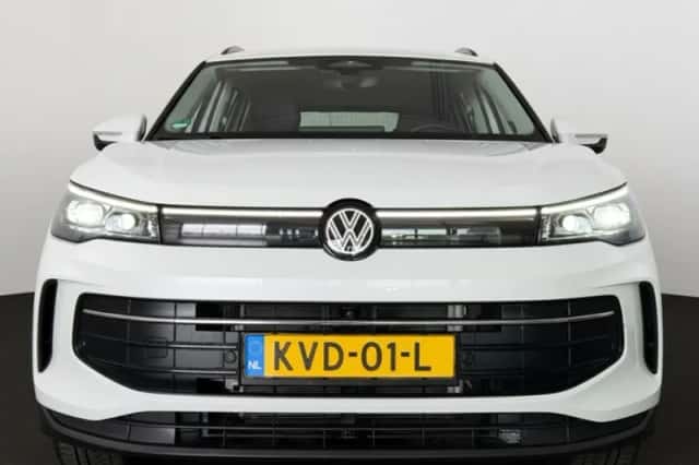 Volkswagen Tiguan (2025) thumbnail 3