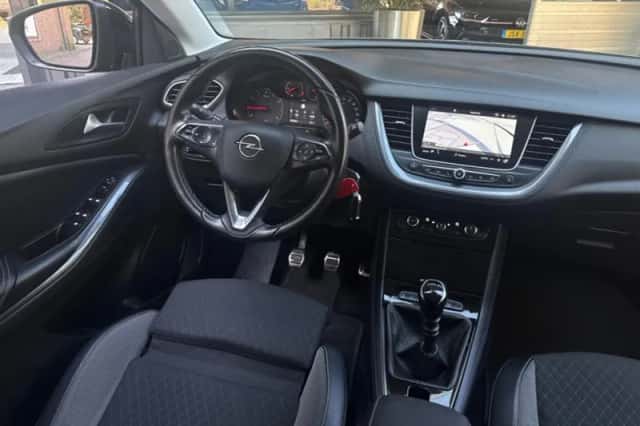 Opel Grandland X (2019) thumbnail 2
