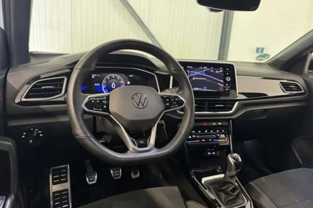Volkswagen T-Roc (2023) thumbnail 5