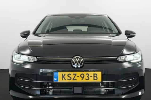 Volkswagen Golf (2025) thumbnail 2