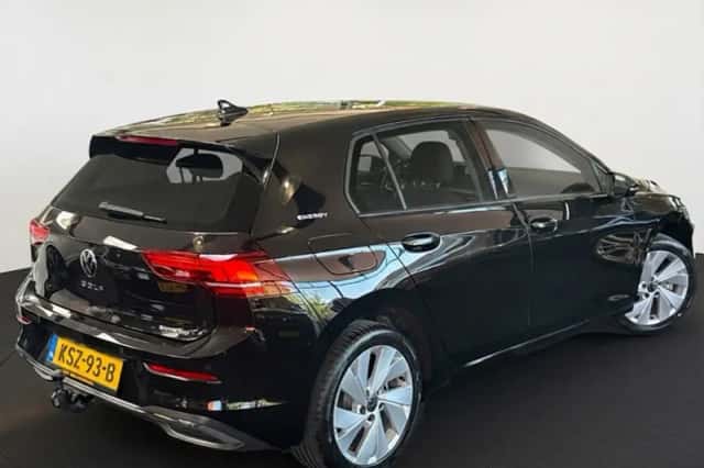 Volkswagen Golf (2025) thumbnail 6