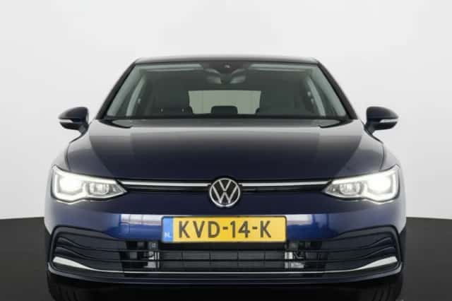 Volkswagen Golf (2022) thumbnail 3