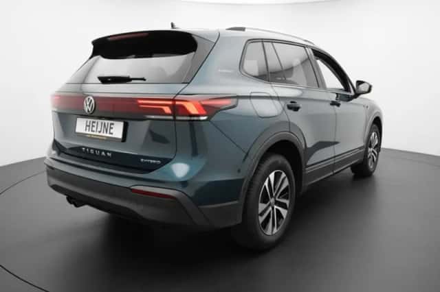 Volkswagen Tiguan (2025) thumbnail 3