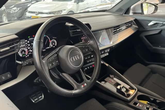 Audi A3 (2022) thumbnail 2