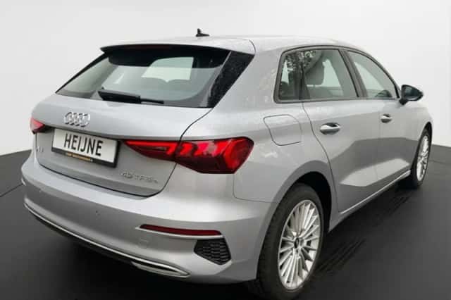 Audi A3 (2022) thumbnail 3
