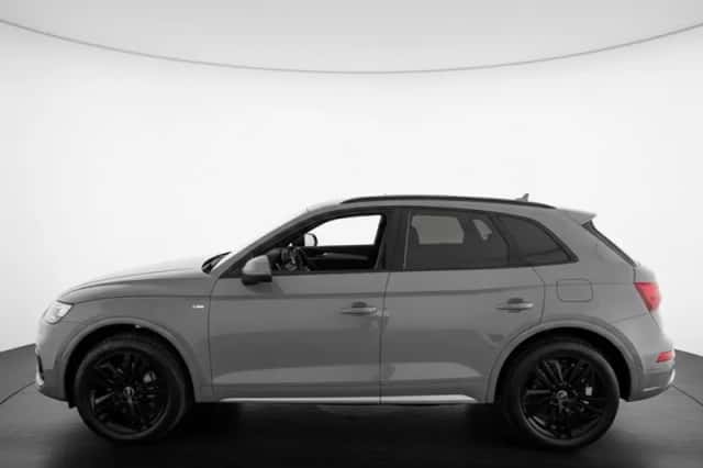 Audi Q5 (2022) thumbnail 5