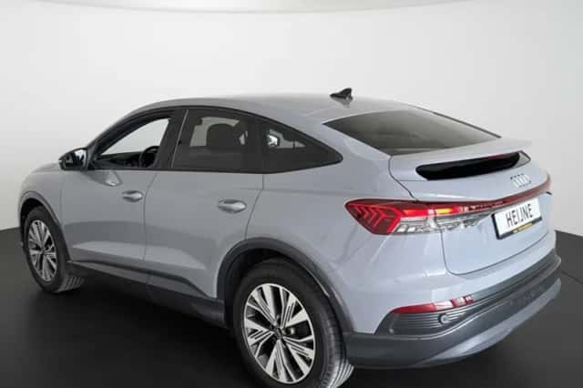 Audi Q4 e-tron (2023) thumbnail 4