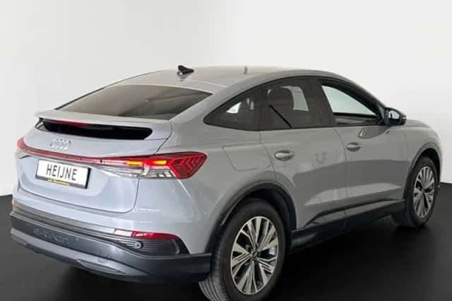 Audi Q4 e-tron (2023) thumbnail 6