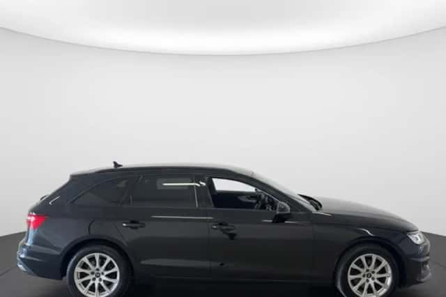 Audi A4 (2022) thumbnail 5
