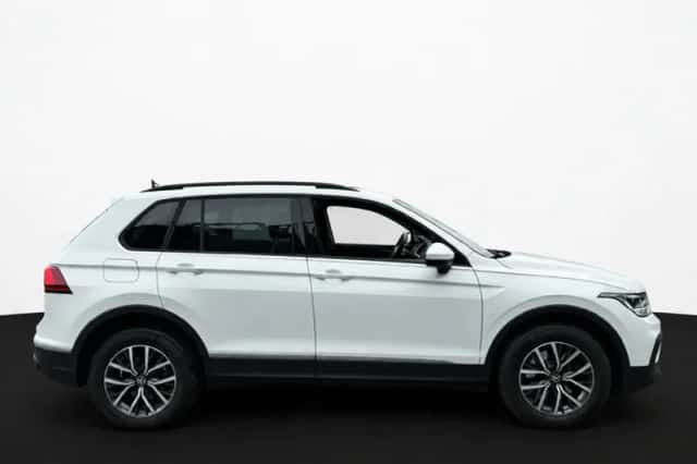 Volkswagen Tiguan (2021) thumbnail 4